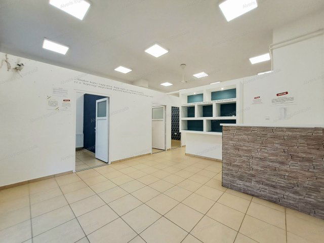 Kiadó üzlethelyiség, Nyíregyházán 599 E Ft / hó, 11 szobás