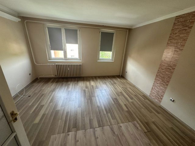 Eladó panellakás, Várpalotán, Liliom utcában 31.9 M Ft