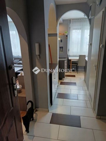 Eladó panellakás, Szegeden 54.9 M Ft, 2 szobás