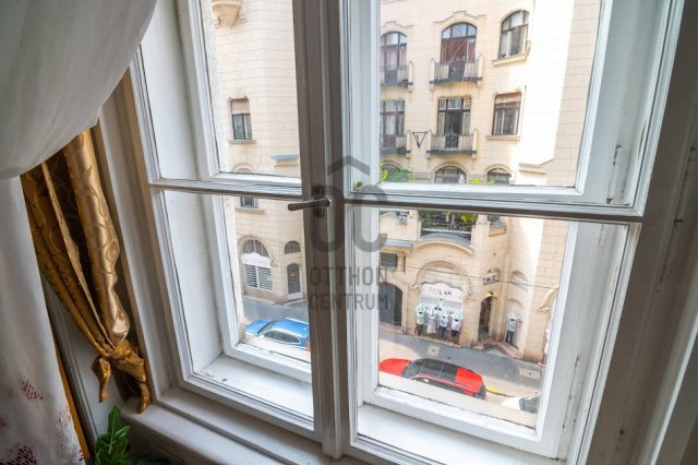 Eladó téglalakás, Budapesten, VI. kerületben 91.5 M Ft, 3 szobás