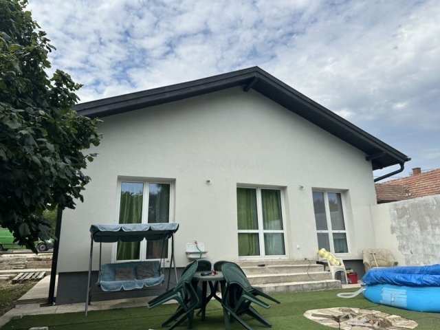 Eladó családi ház, Martonvásáron 99.9 M Ft, 4 szobás