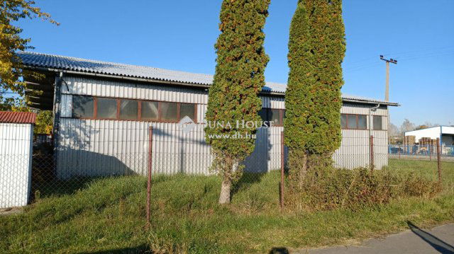 Eladó ipari ingatlan, Bátaszéken 149.9 M Ft