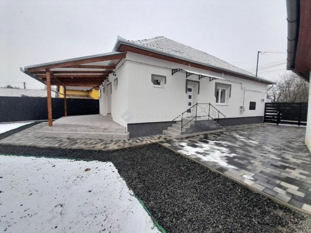 Eladó családi ház, Békéscsabán 49.5 M Ft, 4 szobás