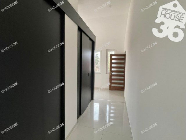 Eladó téglalakás, Kecskeméten 130 M Ft, 3 szobás