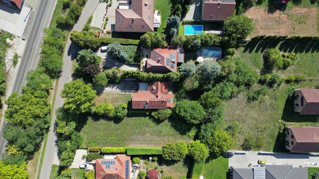 Eladó családi ház, Tahitótfalun 107 M Ft, 4 szobás