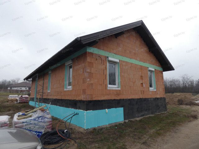 Eladó családi ház, Vácrátóton 86.5 M Ft, 4 szobás