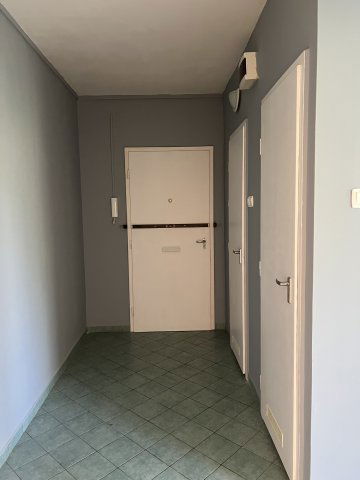 Eladó panellakás, Szegeden 44.5 M Ft, 2 szobás