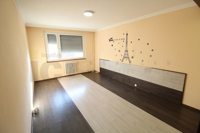 Eladó panellakás, Szegeden, Tarján szélen 54.9 M Ft, 3 szobás