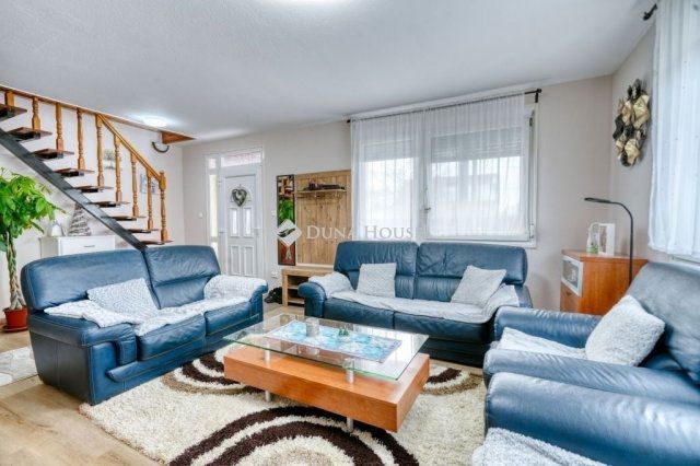 Eladó családi ház, Dunaharasztin 139.9 M Ft, 5 szobás