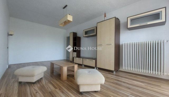 Eladó panellakás, Pécsett 45 M Ft, 2 szobás