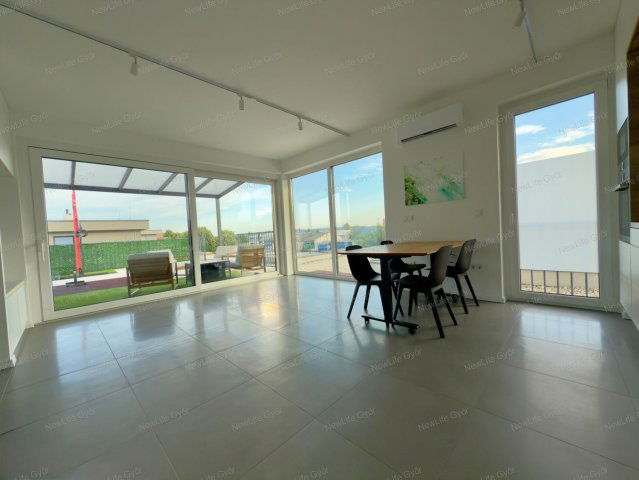 Eladó téglalakás, Győrött 87.7 M Ft, 2 szobás