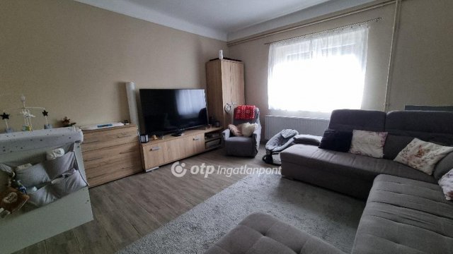 Eladó családi ház, Kakucson 59.9 M Ft, 2 szobás