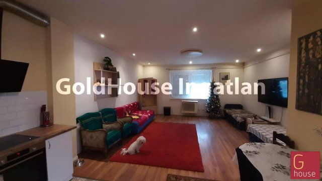 Eladó családi ház, Budapesten, XV. kerületben, Fazekas soron