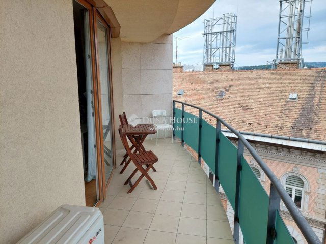 Eladó téglalakás, Budapesten, VIII. kerületben 82.005 M Ft