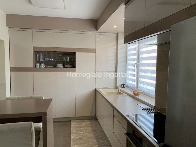 Eladó családi ház, Nyíregyházán 199.9 M Ft, 6 szobás