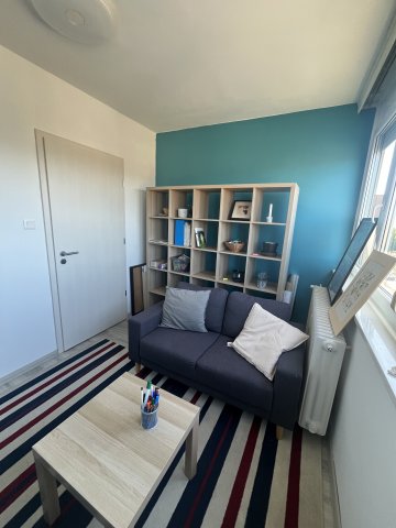 Kiadó panellakás, albérlet, Pécsett 230 E Ft / hó, 3 szobás