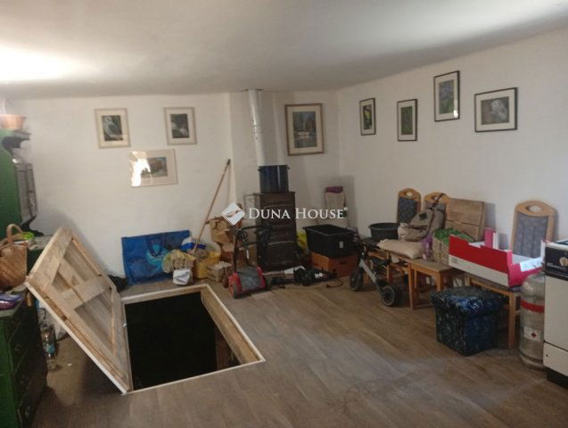 Eladó családi ház, Sárkeresztesen 11 M Ft, 3 szobás