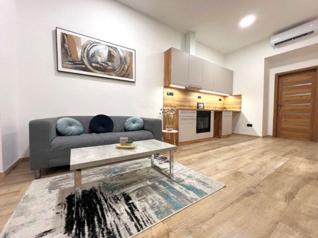 Eladó téglalakás, Budapesten, VI. kerületben, Izabella utcában