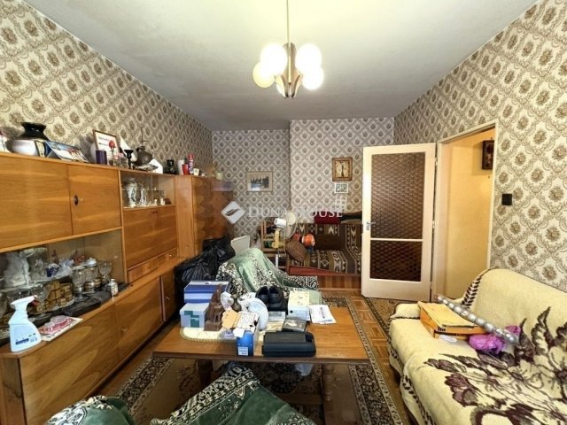 Eladó téglalakás, Szegeden 46.7 M Ft, 2 szobás