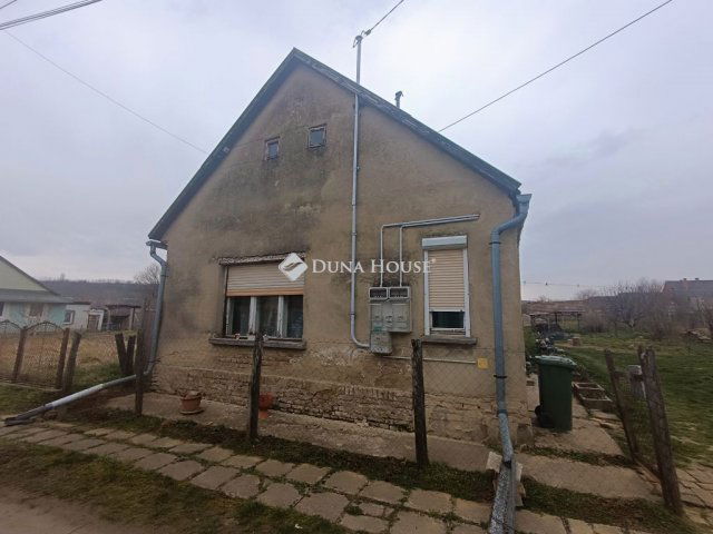 Eladó családi ház, Kurdon 7.5 M Ft, 2 szobás