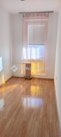 Eladó panellakás, Szentlőrincen 32.9 M Ft, 3 szobás