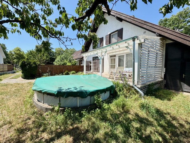 Eladó nyaraló, Balatonfüreden 129 M Ft, 5+1 szobás