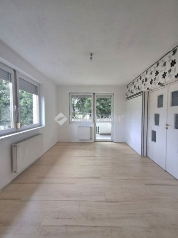 Eladó téglalakás, Debrecenben 74.9 M Ft, 3 szobás