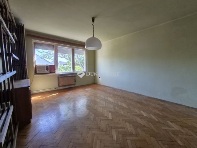 Eladó téglalakás, Baján 45 M Ft, 3 szobás