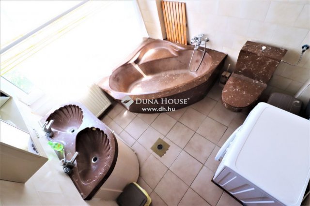 Eladó családi ház, Budapesten, II. kerületben 419 M Ft, 6 szobás