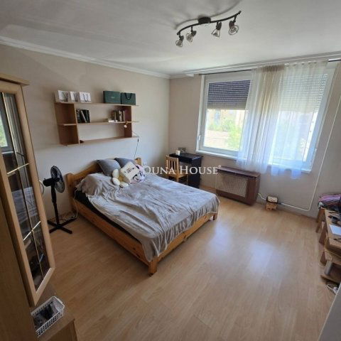 Eladó téglalakás, Kecskeméten 34.99 M Ft, 2 szobás