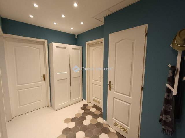 Eladó téglalakás, Budapesten, VIII. kerületben 85.2 M Ft