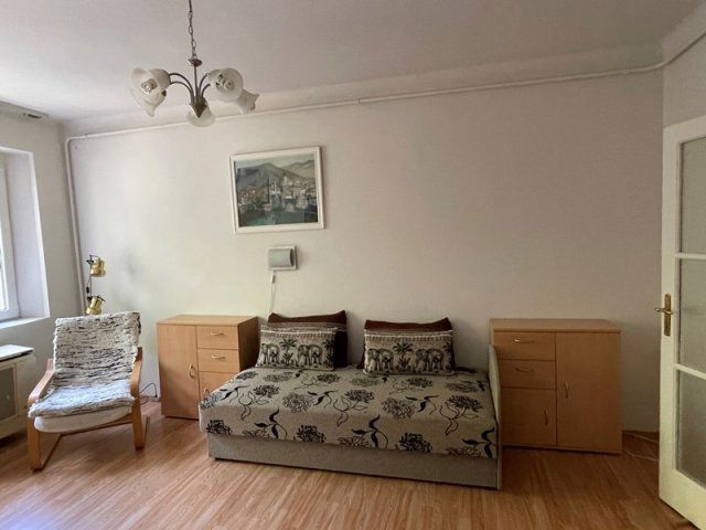 Kiadó téglalakás, albérlet, Pécsett 150 E Ft / hó, 2 szobás