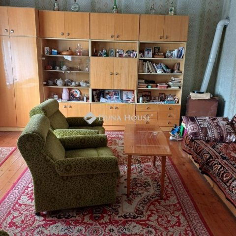 Eladó családi ház, Pécsett 44.9 M Ft, 3 szobás