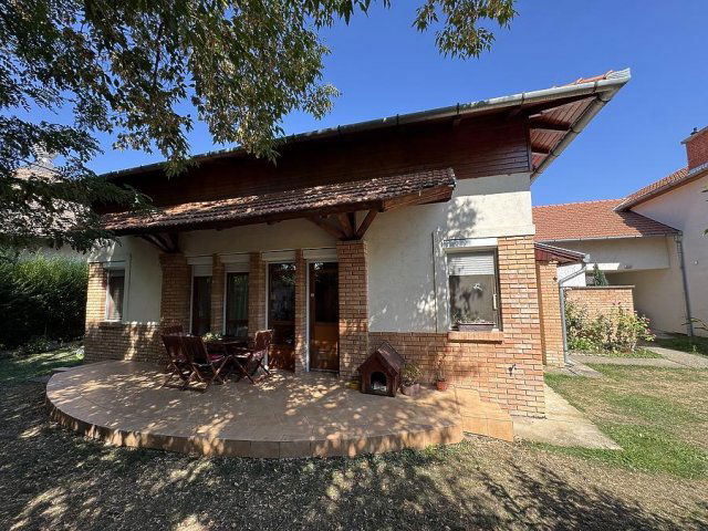 Eladó sorház, Budakalászon 135 M Ft, 5 szobás