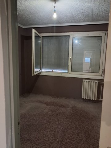 Eladó panellakás, Dorogon 44.5 M Ft, 1 szobás