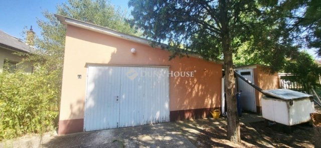 Eladó ikerház, Dunakeszin 116 M Ft, 2 szobás