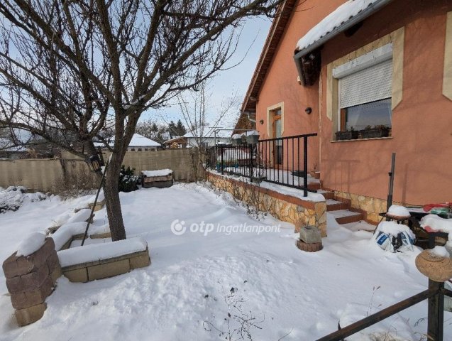 Eladó ikerház, Gödön 120 M Ft, 3+1 szobás