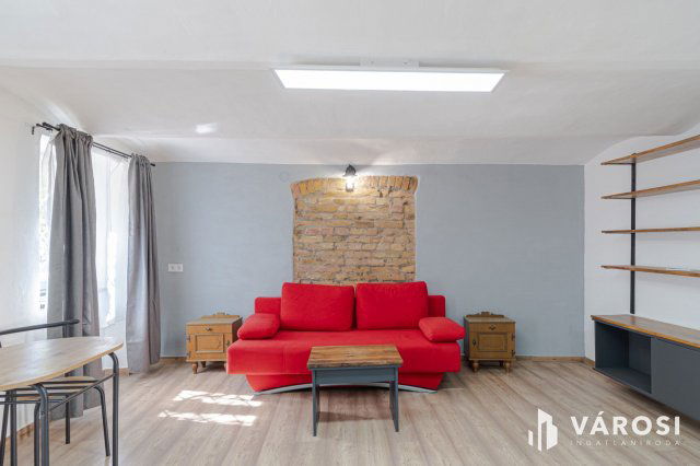 Kiadó téglalakás, albérlet, Szegeden 130 E Ft / hó, 1 szobás