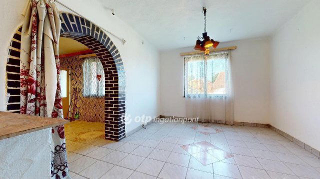 Eladó családi ház, Ongán 21.9 M Ft, 3 szobás