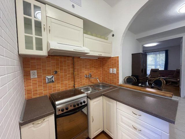 Kiadó téglalakás, albérlet, VII. kerületben, Damjanich utcában