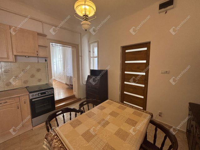 Kiadó téglalakás, albérlet, Győrött 300 E Ft / hó, 4 szobás