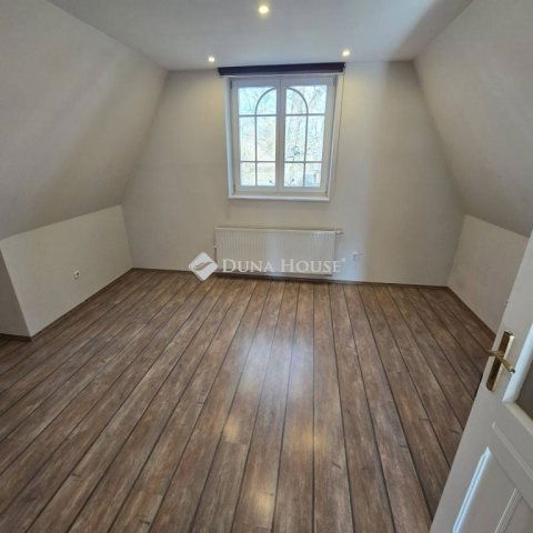 Eladó családi ház, Kecskeméten 240 M Ft, 6 szobás