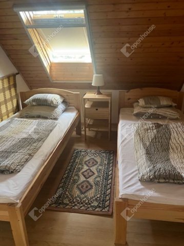 Eladó családi ház, Szántódon 199 M Ft, 8 szobás