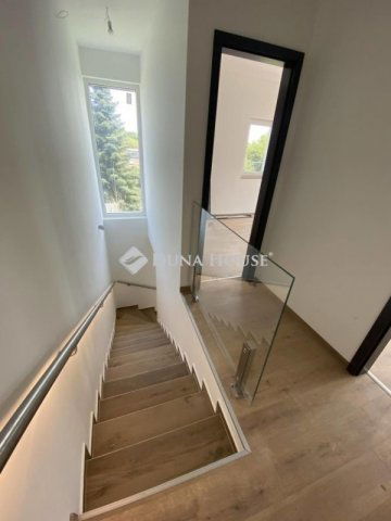 Eladó ikerház, Budapesten, III. kerületben 222.5 M Ft, 4 szobás