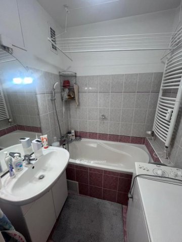 Eladó panellakás, Szegeden 61.9 M Ft, 2+1 szobás