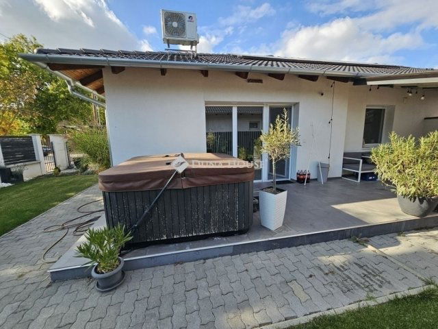 Eladó ikerház, Gyömrőn 109 M Ft, 3 szobás