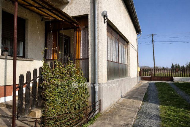 Eladó családi ház, Zalaegerszegen 73.5 M Ft, 4+2 szobás