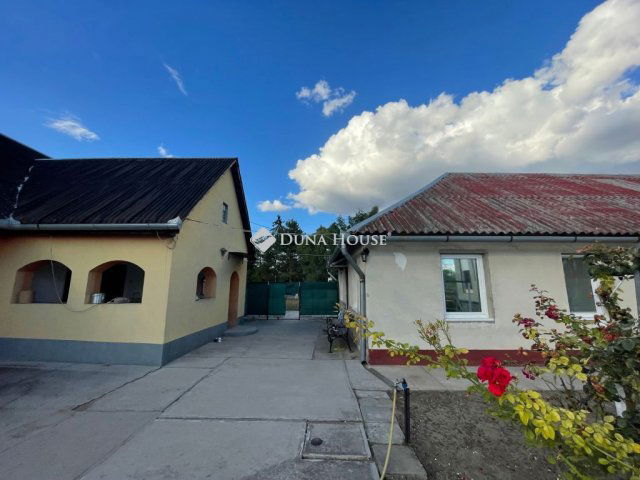 Eladó családi ház, Csemőn 85 M Ft, 5 szobás