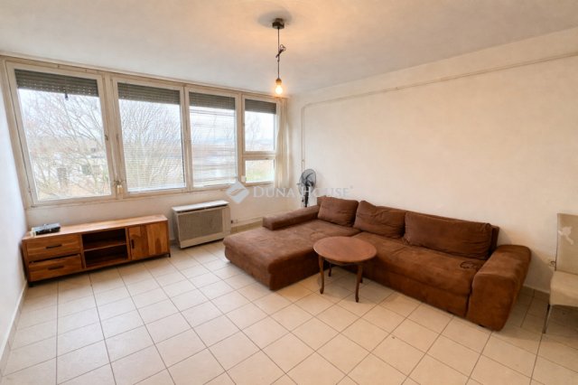 Eladó panellakás, Gödöllőn 61.5 M Ft, 2 szobás