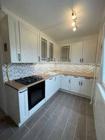 Eladó panellakás, Szegeden 71.5 M Ft, 2+2 szobás